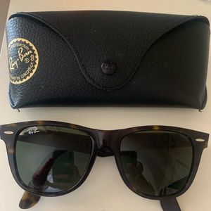 Ray-Ban Accessories - Ray-Ban Wayferer II Classic in Tortoise Ray-Ban Accessories - Ray-Ban Wayferer II Classic in Tortoise